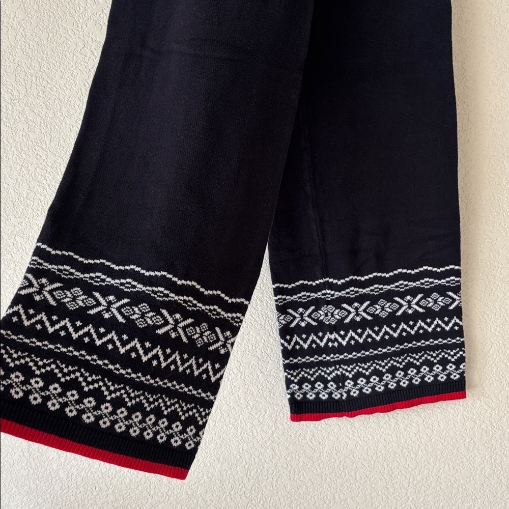 Black Wide-Leg Pants with Patterned Hem. 71% cotton 29% polyester. - Picture 3 of 5